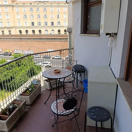 Laterani 3 Bedrooms With Parking *